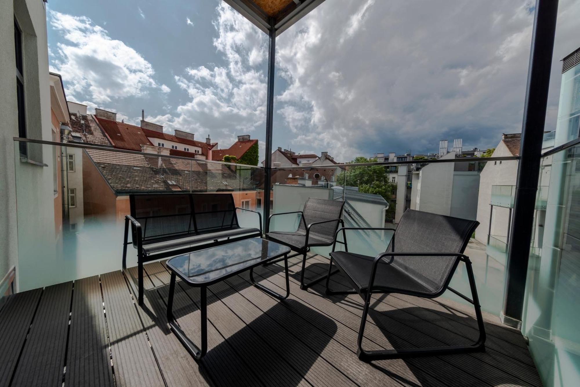 Short-term Apartment